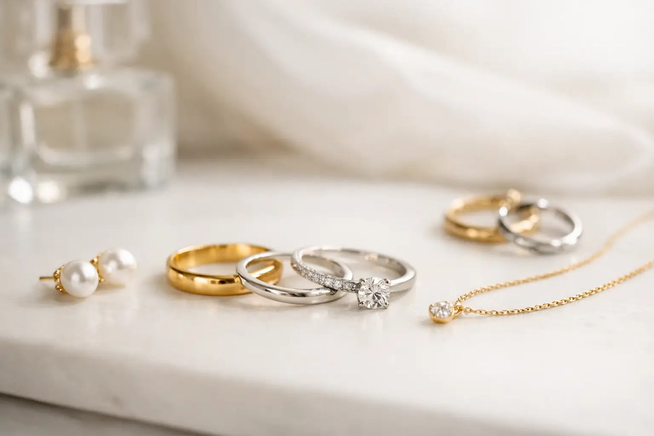What Jewelry Goes With Everything?