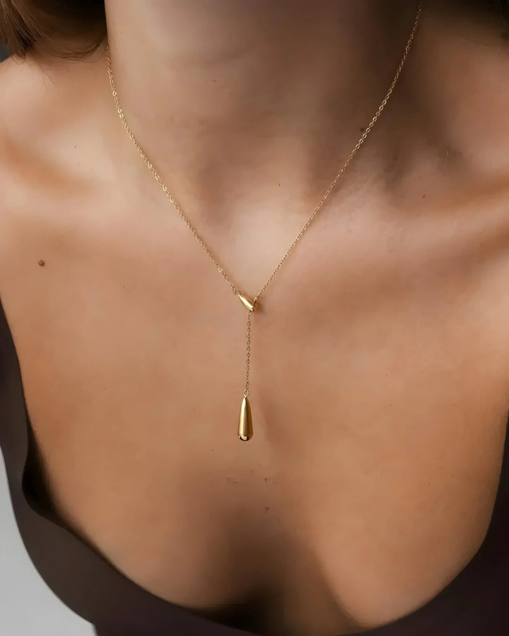 Gold teardrop lariat necklace, minimal style, everyday wear