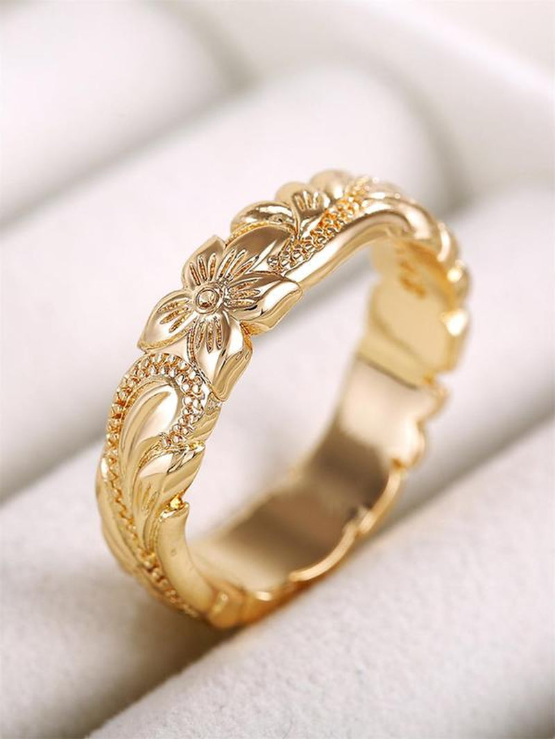 Exquisite Floral Engraved Ring