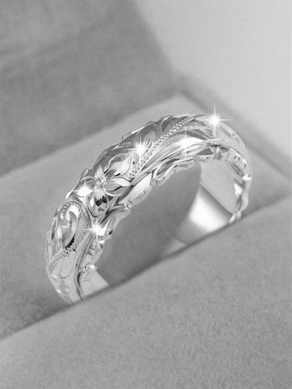 Exquisite Floral Engraved Ring