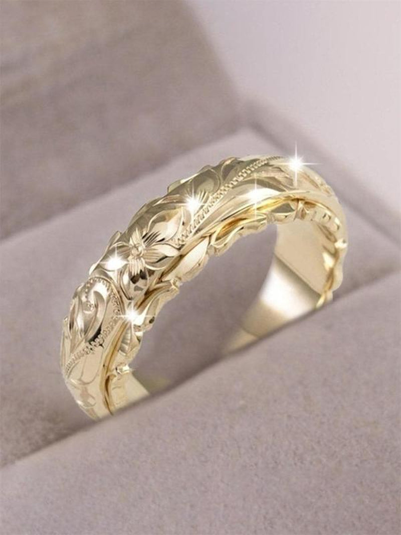 Exquisite Floral Engraved Ring