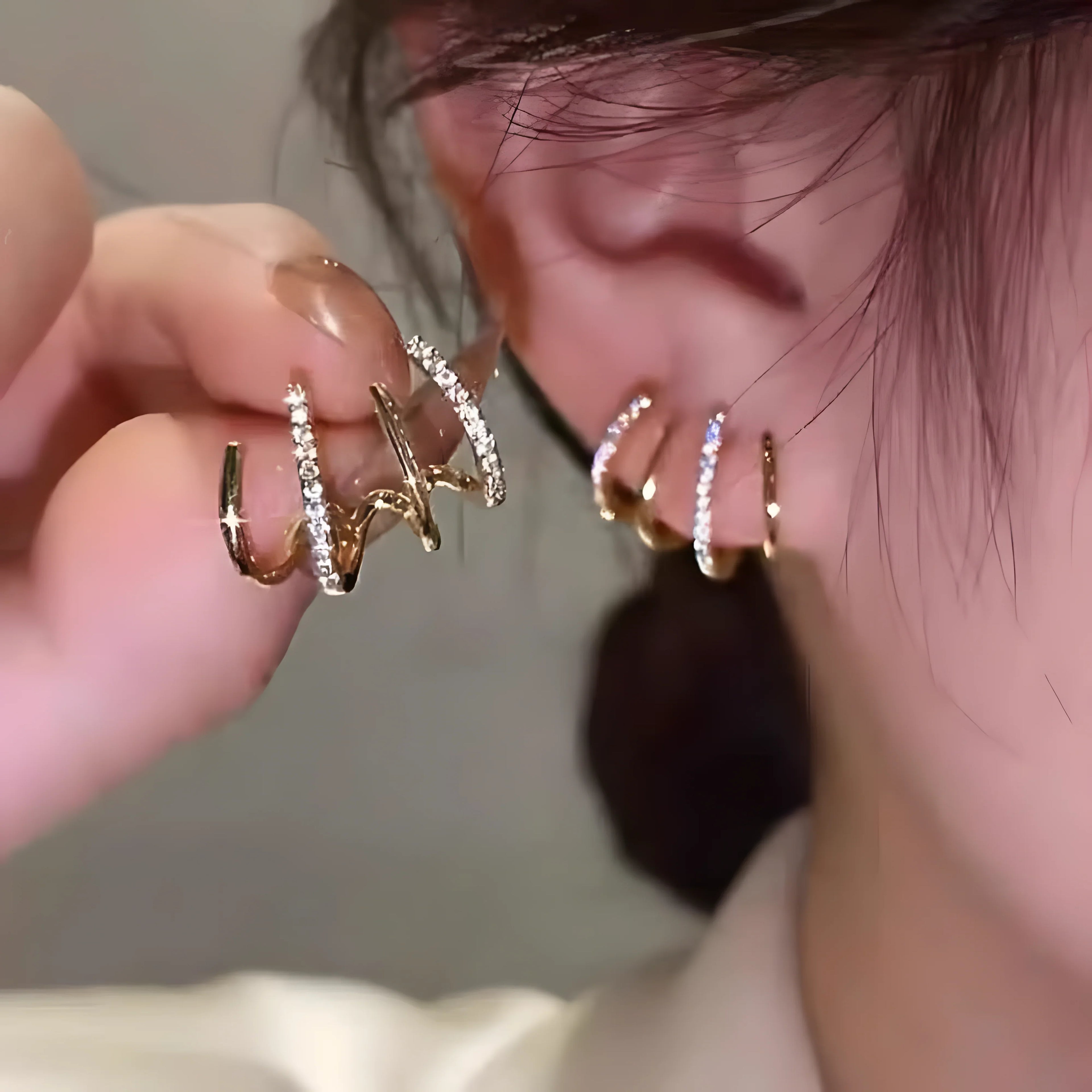 Gold four-claw stud set, cubic zirconia hoop earrings, minimal spiral style, shiny finish