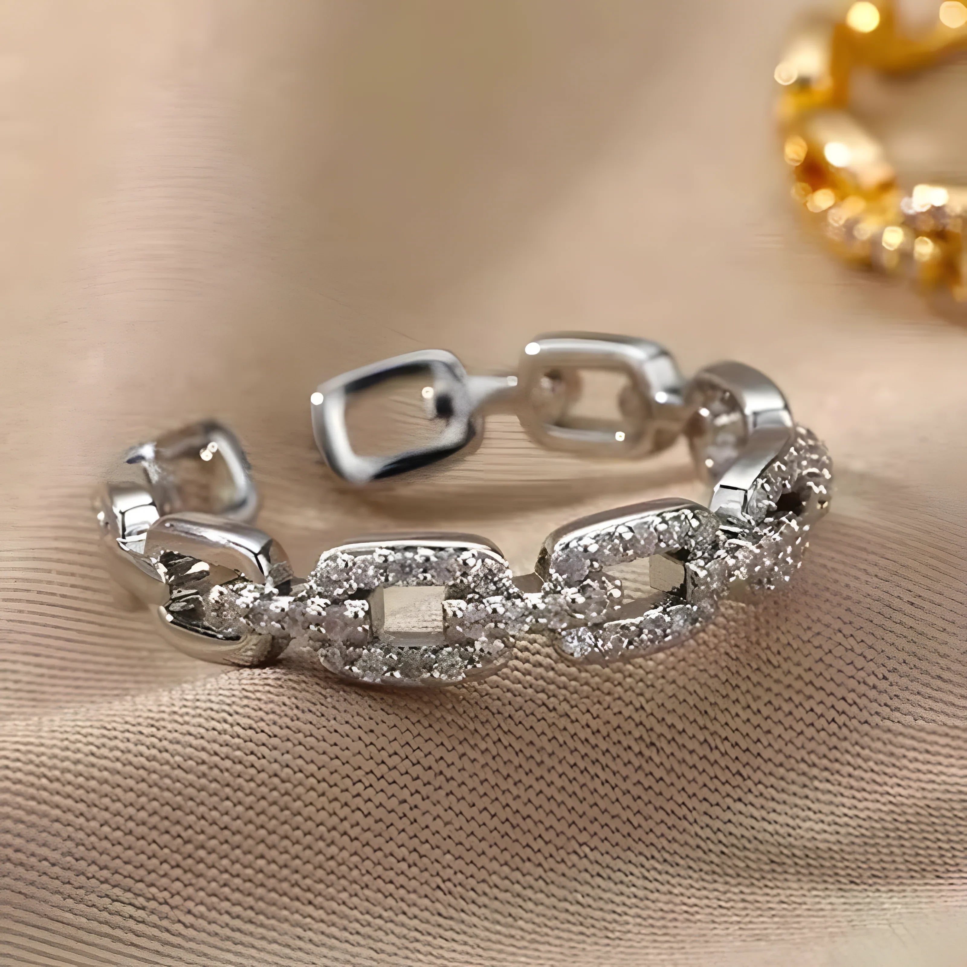 Gold Link Ring chain design, silver color, pavé setting, modern minimalist jewelry style