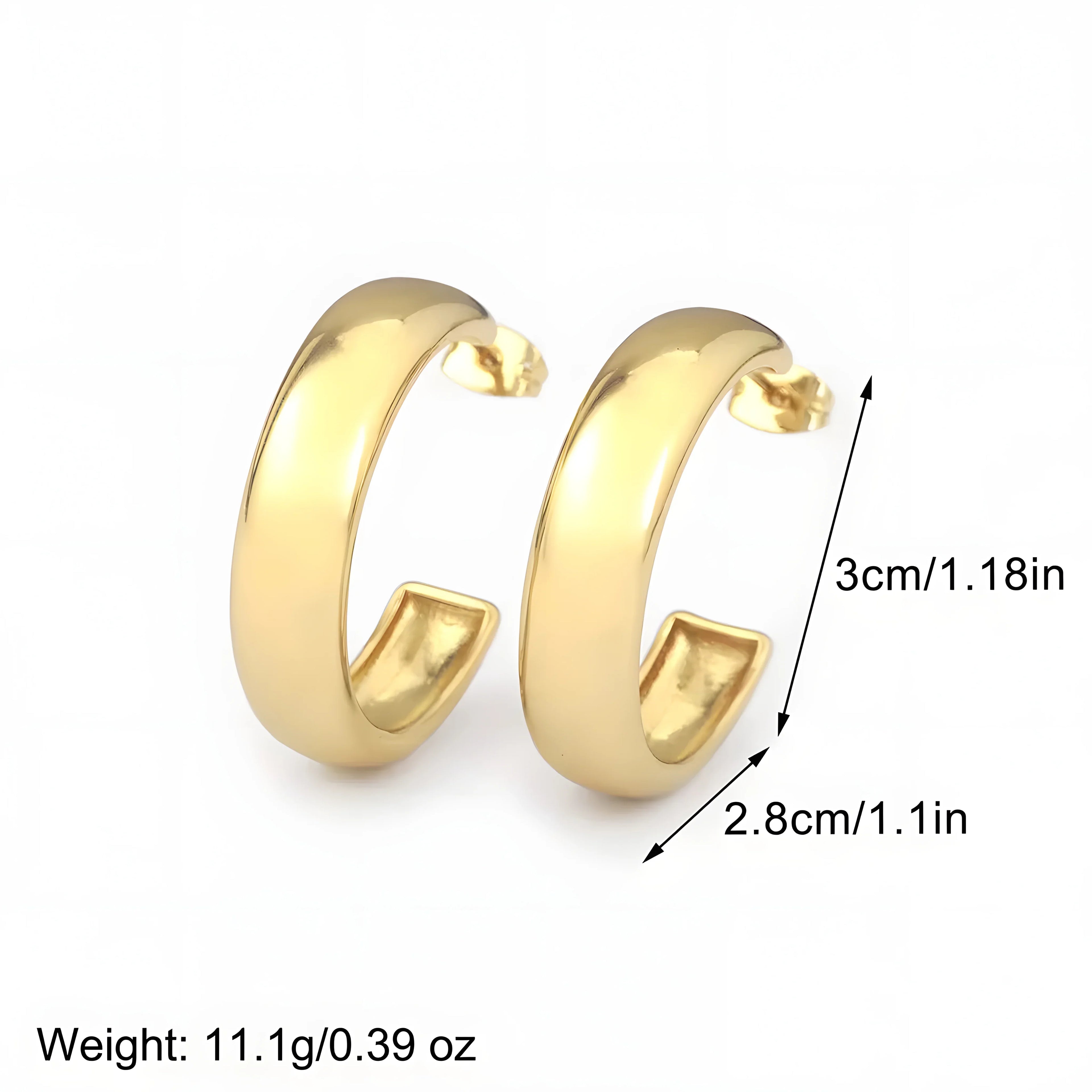 Minimal hoop earrings, gold color, metal, chunky style, measuring 3cm by 2.8cm.